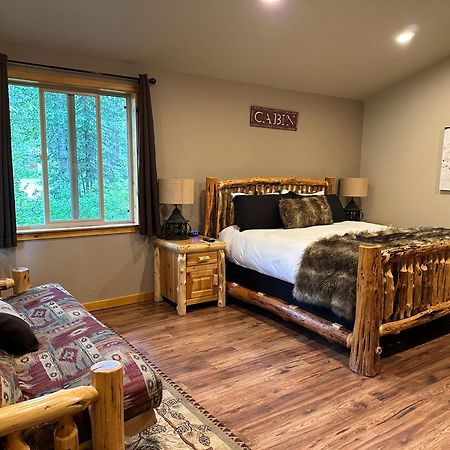 Summit Lake Lodge Bagian luar foto