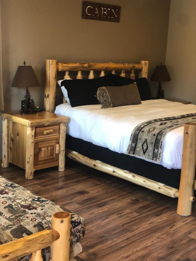 Summit Lake Lodge Bagian luar foto