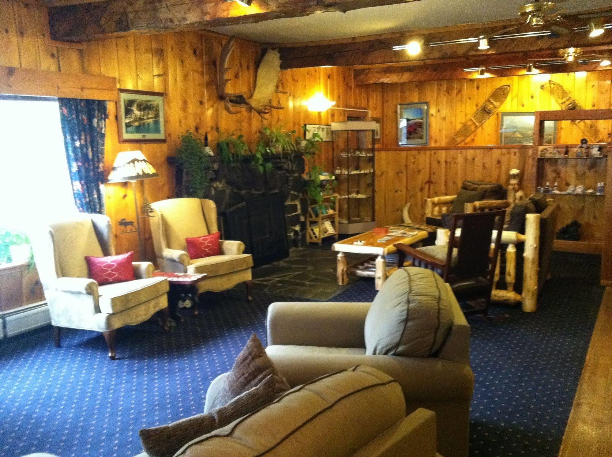 Summit Lake Lodge Bagian luar foto
