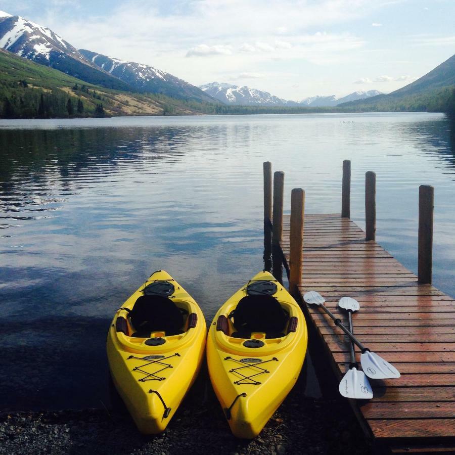 Summit Lake Lodge Bagian luar foto