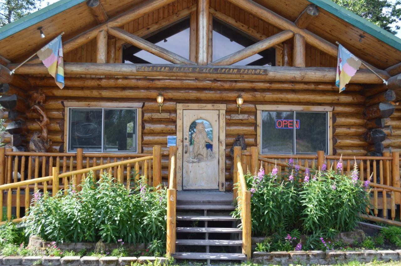 Summit Lake Lodge Bagian luar foto