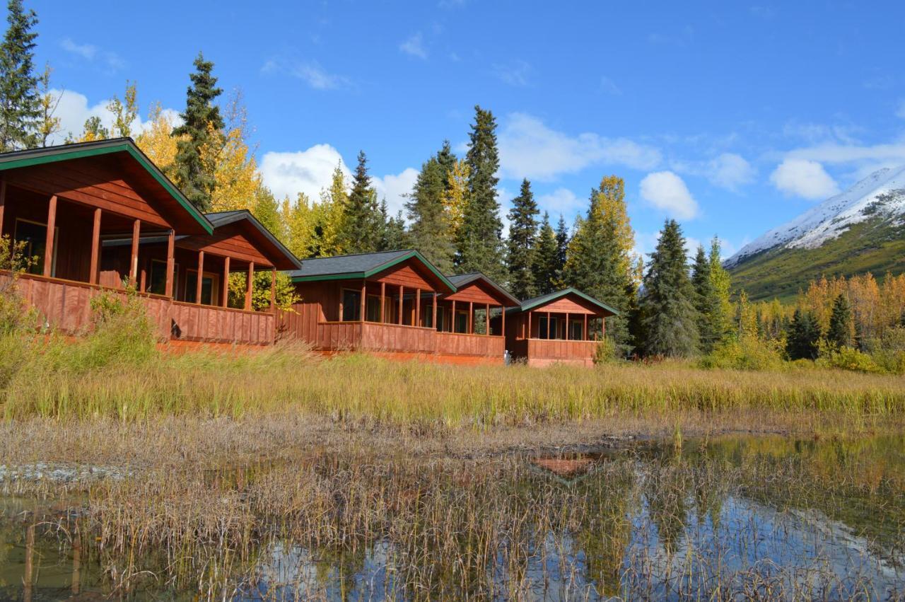 Summit Lake Lodge Bagian luar foto